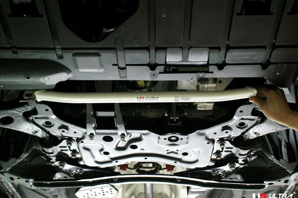 ULTRA RACING フロントメンバーブレース マツダ アクセラスポーツ BL5FW 2009/06〜2013/11 LA2-994