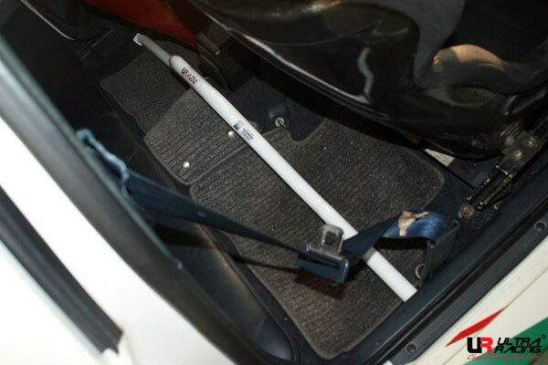 ULTRA RACING ルームバー トヨタ カローラレビン/スプリンタートレノ AE86 1983〜1987 RO2-129