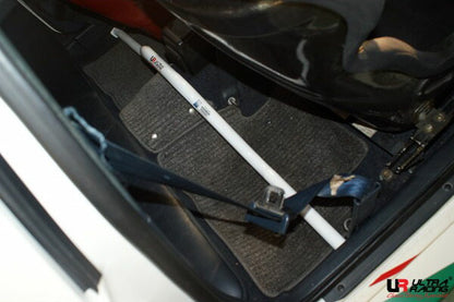 ULTRA RACING ルームバー トヨタ カローラレビン/スプリンタートレノ AE86 1983〜1987 RO2-129