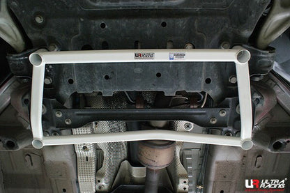 ULTRA RACING フロントメンバーブレース LAND ROVER レンジローバー イヴォーク LV2A/LV2XB 2012/03〜 LA4-1802