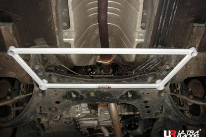 ULTRA RACING フロントメンバーブレース ニッサン キューブ BZ11 2002/10〜2008/11 LA4-519
