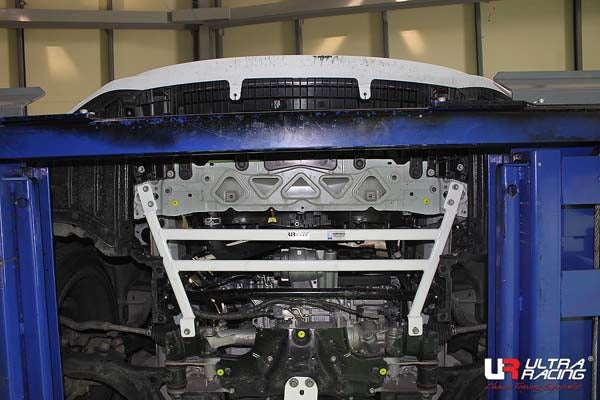 ULTRA RACING フロントメンバーブレース レクサス IS250 GSE30 2013/05〜 LA4-2940