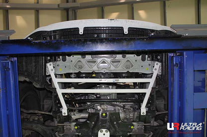 ULTRA RACING フロントメンバーブレース レクサス IS300h AVE30 2013/05〜 LA4-2940