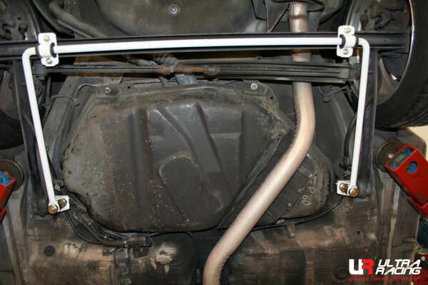 ULTRA RACING リアスタビライザー トヨタ スターレット NP90 1996/01〜1999/07 AR16-143