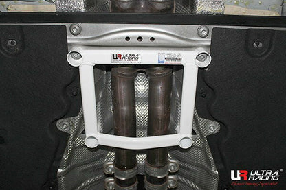 ULTRA RACING ミドルメンバーブレース AUDI A6アバント(C7) 4GCDN 2012/02〜 ML4-3011