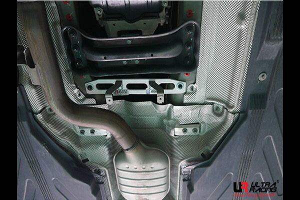 ULTRA RACING ミドルメンバーブレース MERCEDES BENZ Cクラス W205 205004C 2014/07〜 ML2-3419