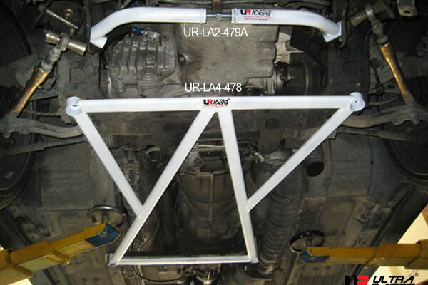 ULTRA RACING フロントメンバーブレース ニッサン スカイラインGT-R BNR32 1989/05〜1993/08 LA2-479A