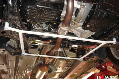 ULTRA RACING フロントメンバーブレース トヨタ カムリ ACV40 2006/01〜2011/09 LA4-309