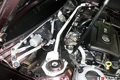 ULTRA RACING フロントタワーバー VOLKSWAGEN パサート 3CCHH/3CCZE 2015/07〜 TW2-3833