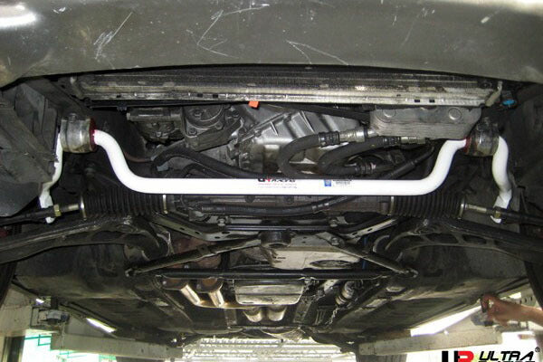 ULTRA RACING フロントスタビライザー BMW 3シリーズ E46 AV22 1998/07〜2005/09 AF27-264