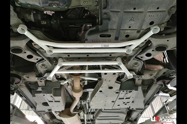 ULTRA RACING フロントメンバーブレース レクサス NX200t AGZ15 2014/07〜 LA4-3704