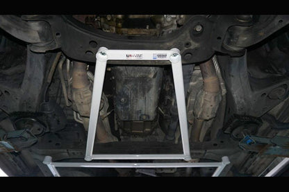 ULTRA RACING フロントメンバーブレース トヨタ ランドクルーザー URJ202W/UZJ200W 2007/09〜 LA4-3806