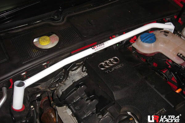 ULTRA RACING フロントタワーバー AUDI A4(B7) 8EBGBF 2005/02〜2008/03 TW2-360