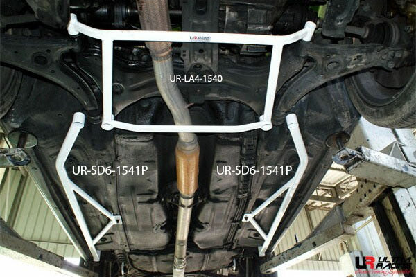 ULTRA RACING フロントメンバーブレース トヨタ コロナ ST171 1989/11〜1992/02 LA4-1540