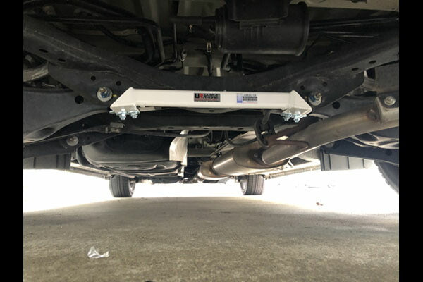 ULTRA RACING リアメンバーブレース ニッサン エルグランド PE52/TE52 2010/08〜 RL2-3162