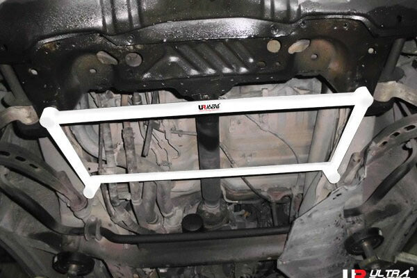 ULTRA RACING フロントメンバーブレース トヨタ エスティマ TCR10W/TCR11W 1990/05〜2000/01 LA4-2039