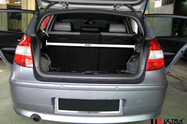 ULTRA RACING リアタワーバー BMW 1シリーズ E87 UD20 2004/10〜2012/08 RE2-1122