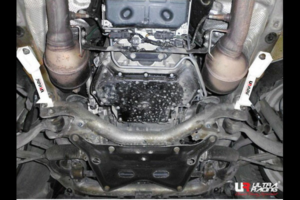 ULTRA RACING フロントメンバーサイドブレース MERCEDES BENZ Cクラス W204 204047 2007/06〜2015/04 LS4-1823P