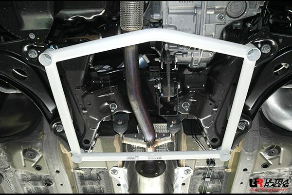 ULTRA RACING フロントメンバーブレース CITROEN DS3 A5C5F01/A5C5F02/A5C5F04/A5C5G01/A5CHM01/A5CHN01/A5X5G04 2010/03〜2018/10 LA4-2573