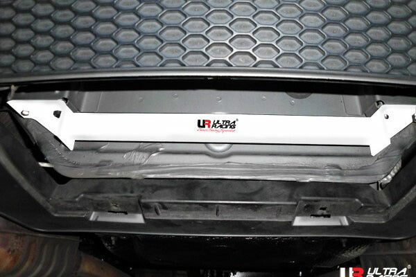 ULTRA RACING リアフレームブレース AUDI Q5 8RCDNF/8RCNCF 2009/06〜2017/10 RT2-1753