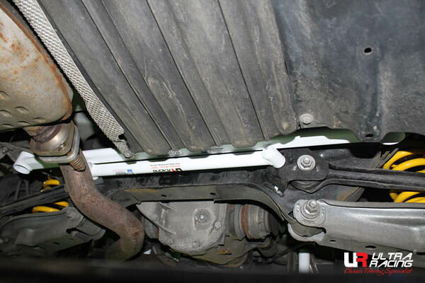 ULTRA RACING リアメンバーブレース BMW 3シリーズ E90 PG20/VA20 2005/04〜2014/02 RL2-1030