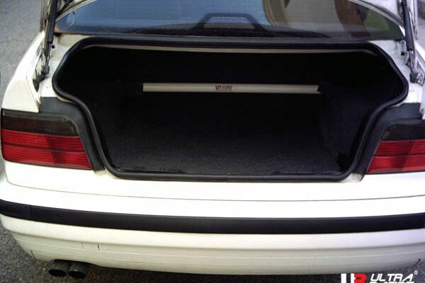 ULTRA RACING リアタワーバー BMW 3シリーズ E36 CD28 1991/07〜1999/11 RE2-072