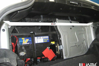 ULTRA RACING リアタワーバー BMW Z4 E85 BT25/BT30/BU25/BU30/DU30 2003/01〜2009/05 RE2-1176