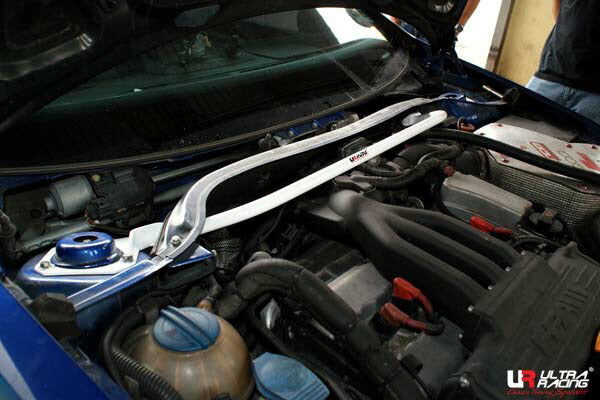 ULTRA RACING フロントタワーバー VOLKSWAGEN ゴルフVI  2009/04〜2013/05 TW2-1362