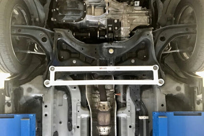 ULTRA RACING フロントメンバーブレース トヨタ ヴィッツ KSP130/NCP131/NSP130 2010/12〜 LA4-2787