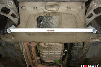 ULTRA RACING フロントメンバーブレース BMW 3シリーズ E46 AV22 1998/07〜2005/09 LA2-510
