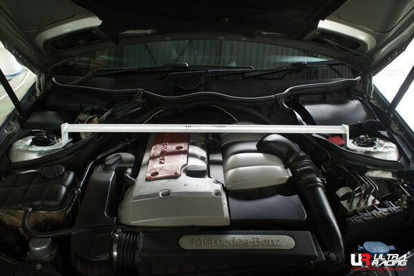 ULTRA RACING フロントタワーバー MERCEDES BENZ Cクラス W203 203042/203045 2000/09〜2007/06 TW2-2047