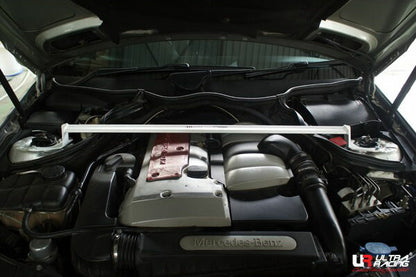 ULTRA RACING フロントタワーバー MERCEDES BENZ Cクラス W203 203042/203045 2000/09〜2007/06 TW2-2047