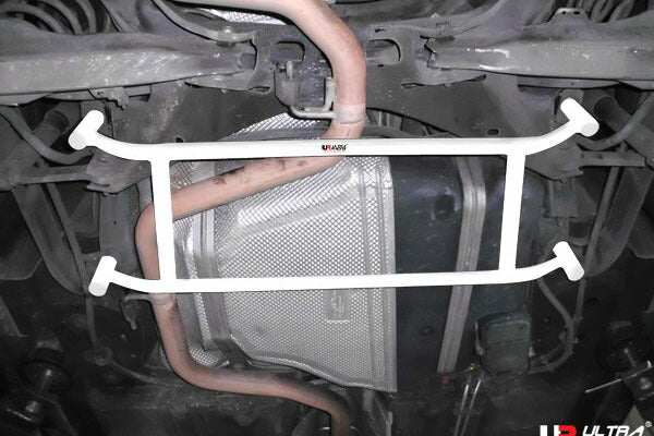 ULTRA RACING リアメンバーブレース SAAB 9-3 DB204/DB205 1998/06〜2003/03 RL4-1674