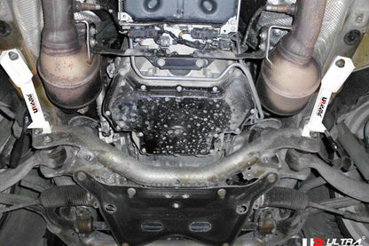 ULTRA RACING フロントメンバーサイドブレース MERCEDES BENZ Cクラス W204 204057 2007/06〜2015/04 LS4-1823P