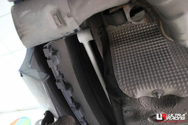ULTRA RACING リアフレームブレース AUDI A6アバント(C7) 4GCDN/4GCYG 2012/02〜 RT2-2490