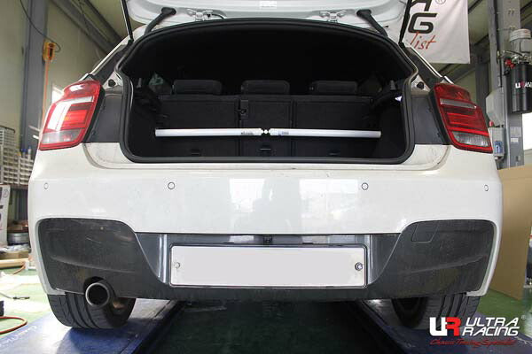 ULTRA RACING リアタワーバー BMW 1シリーズ F20 1A16 2011/09〜2015/10 RE2-2747A