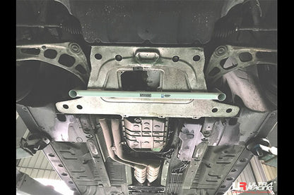 ULTRA RACING フロントメンバーブレース BMW 3シリーズ E46 AM25 1998/07〜2005/02 LA2-510